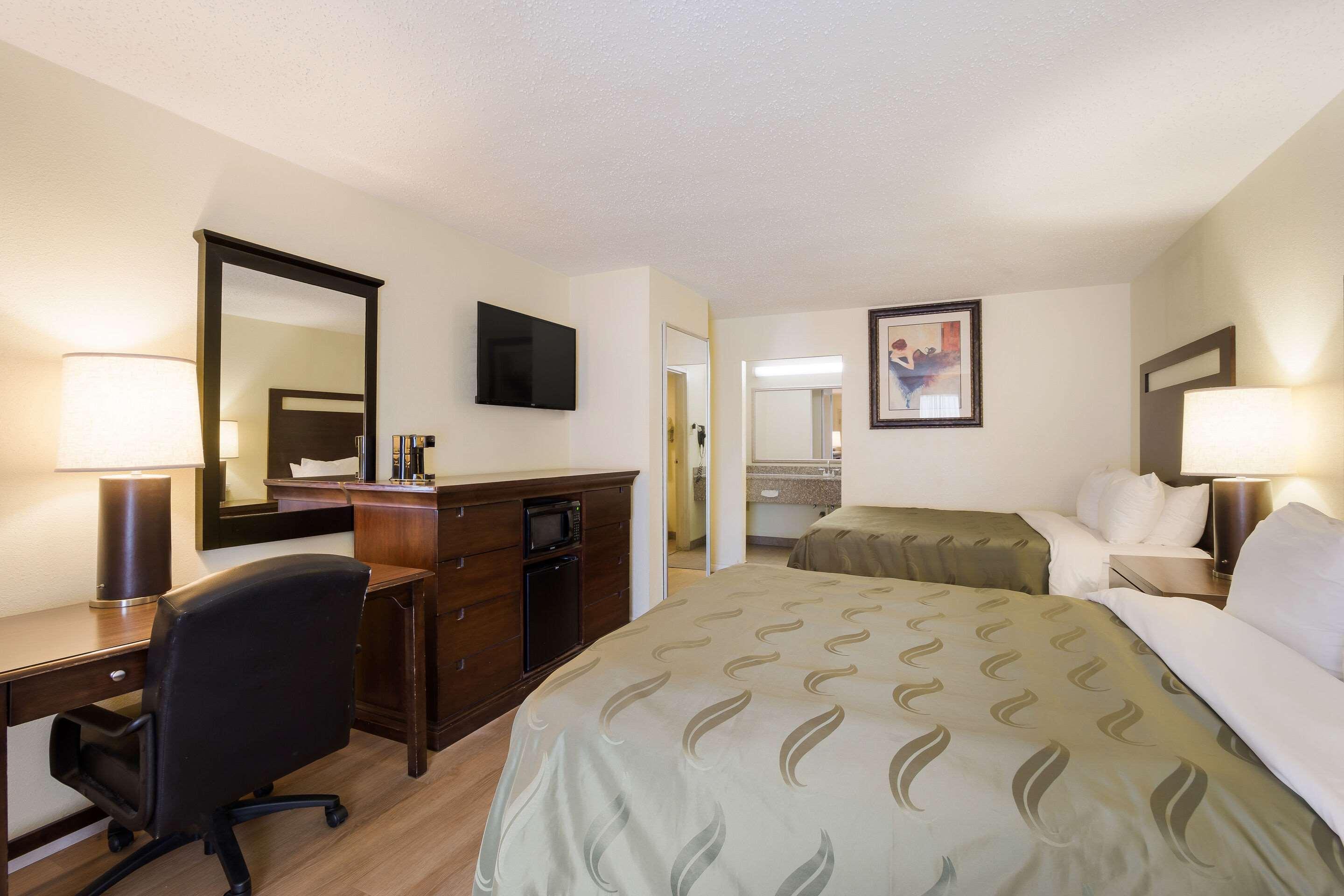 Quality Inn & Suites Conference Center Statesboro Historic District Экстерьер фото