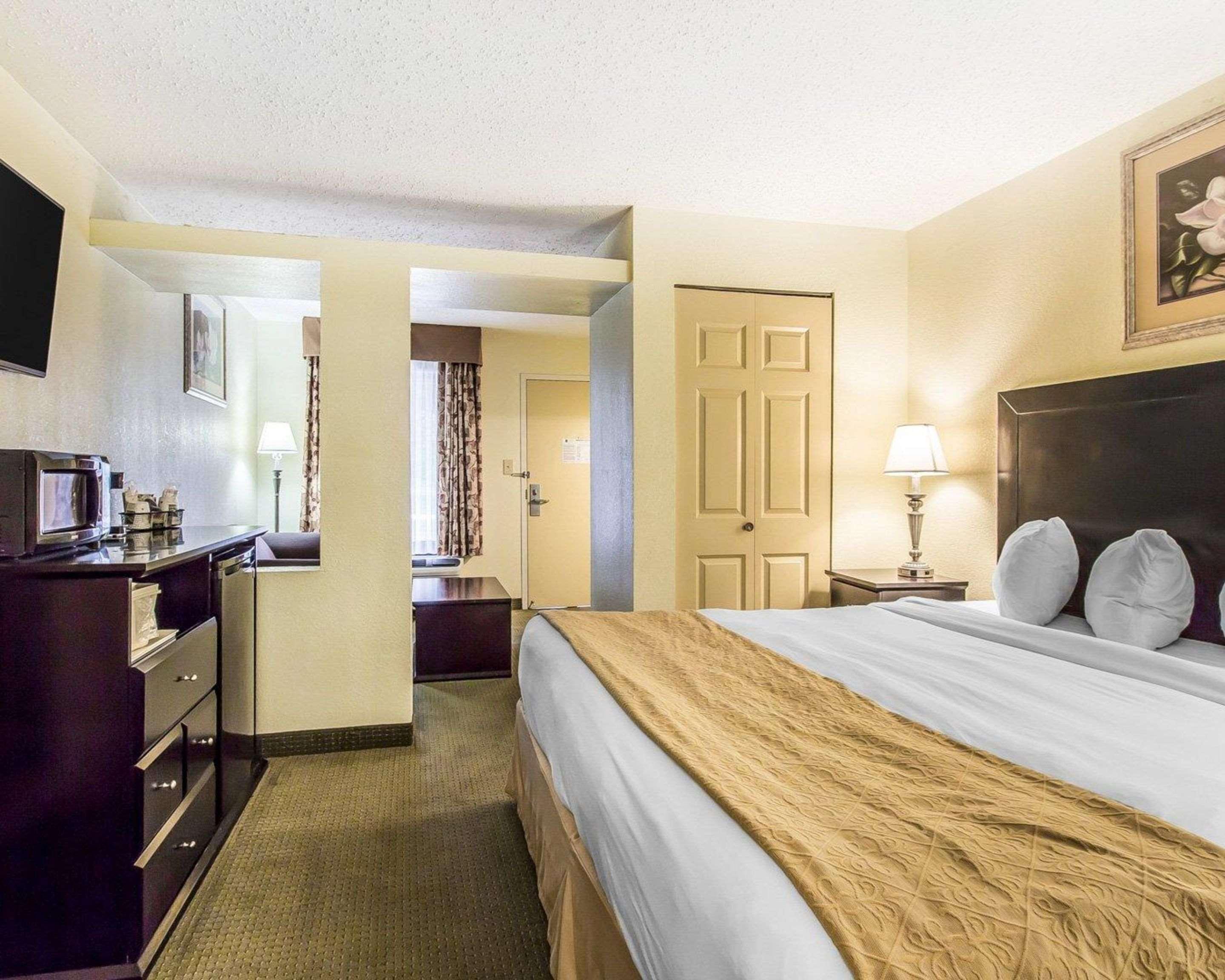Quality Inn & Suites Conference Center Statesboro Historic District Экстерьер фото