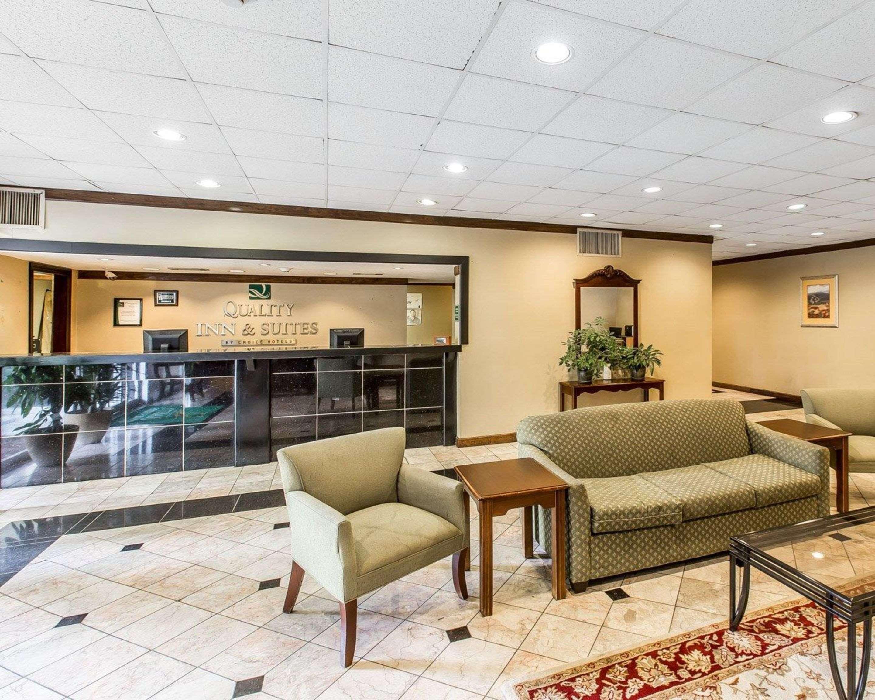Quality Inn & Suites Conference Center Statesboro Historic District Экстерьер фото