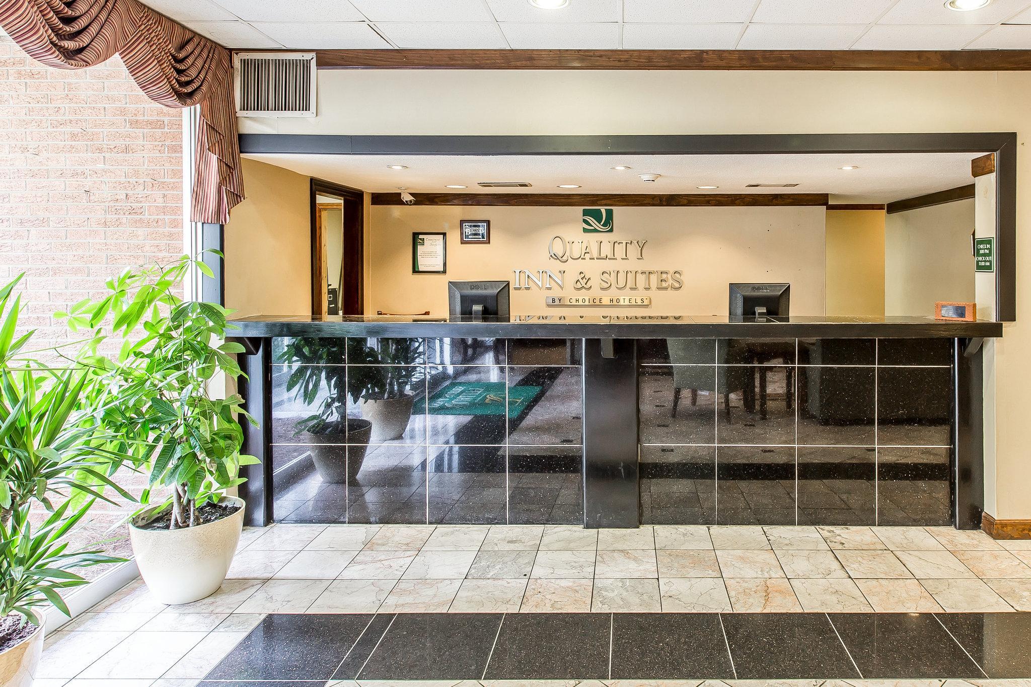 Quality Inn & Suites Conference Center Statesboro Historic District Экстерьер фото