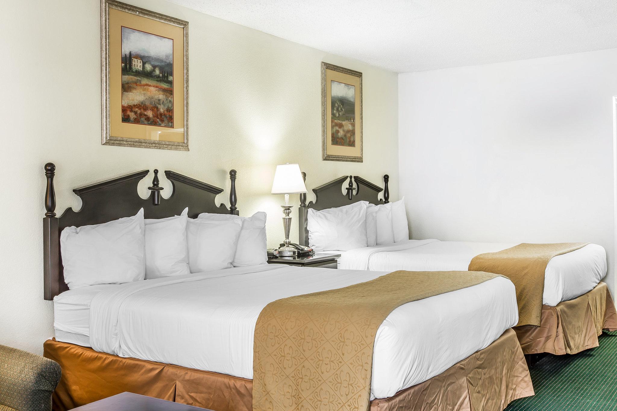 Quality Inn & Suites Conference Center Statesboro Historic District Экстерьер фото