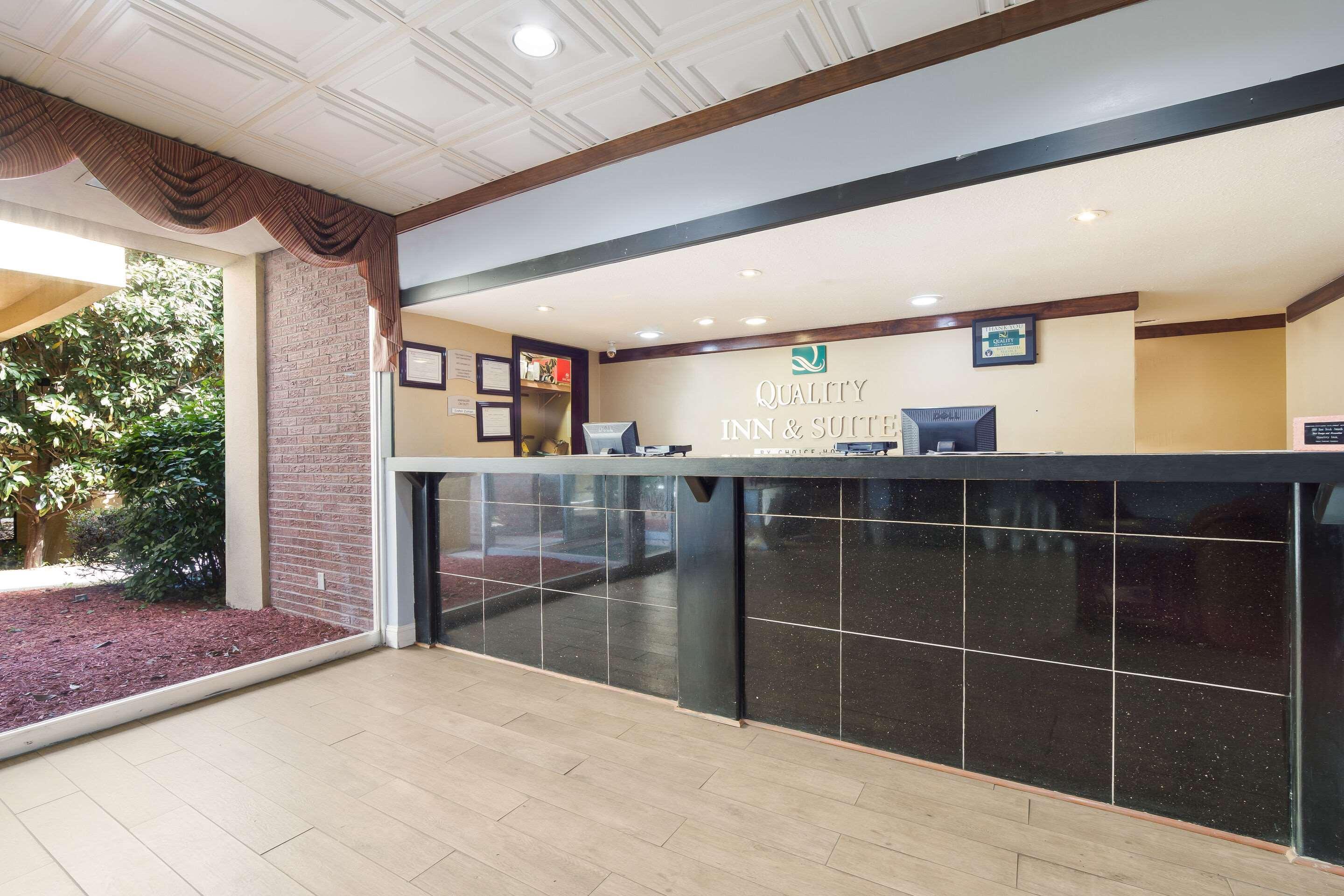 Quality Inn & Suites Conference Center Statesboro Historic District Экстерьер фото