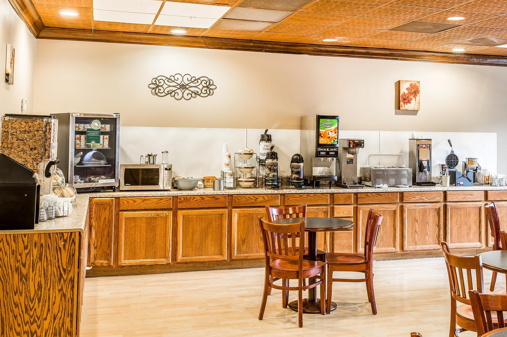 Quality Inn & Suites Conference Center Statesboro Historic District Экстерьер фото