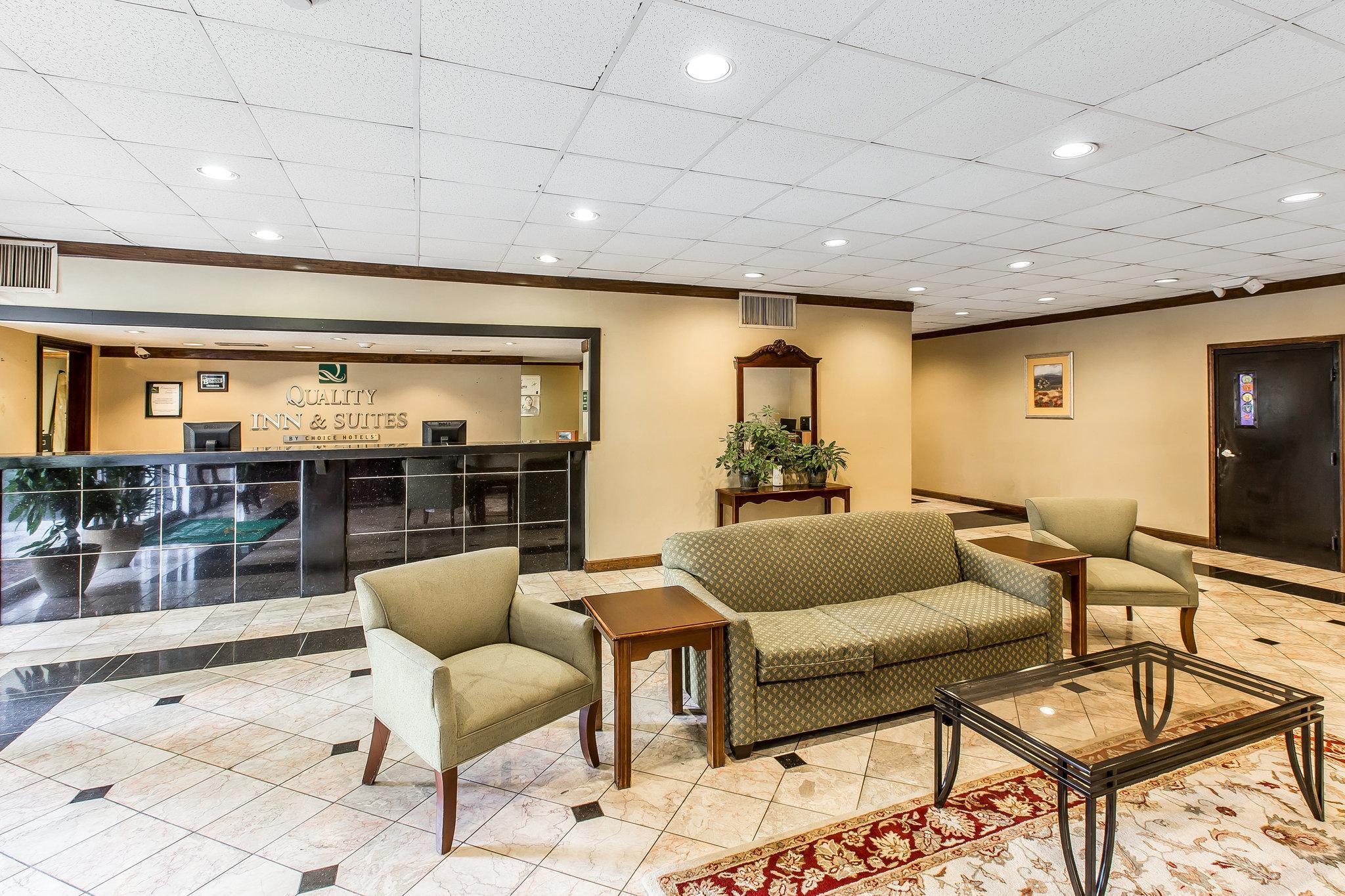 Quality Inn & Suites Conference Center Statesboro Historic District Экстерьер фото